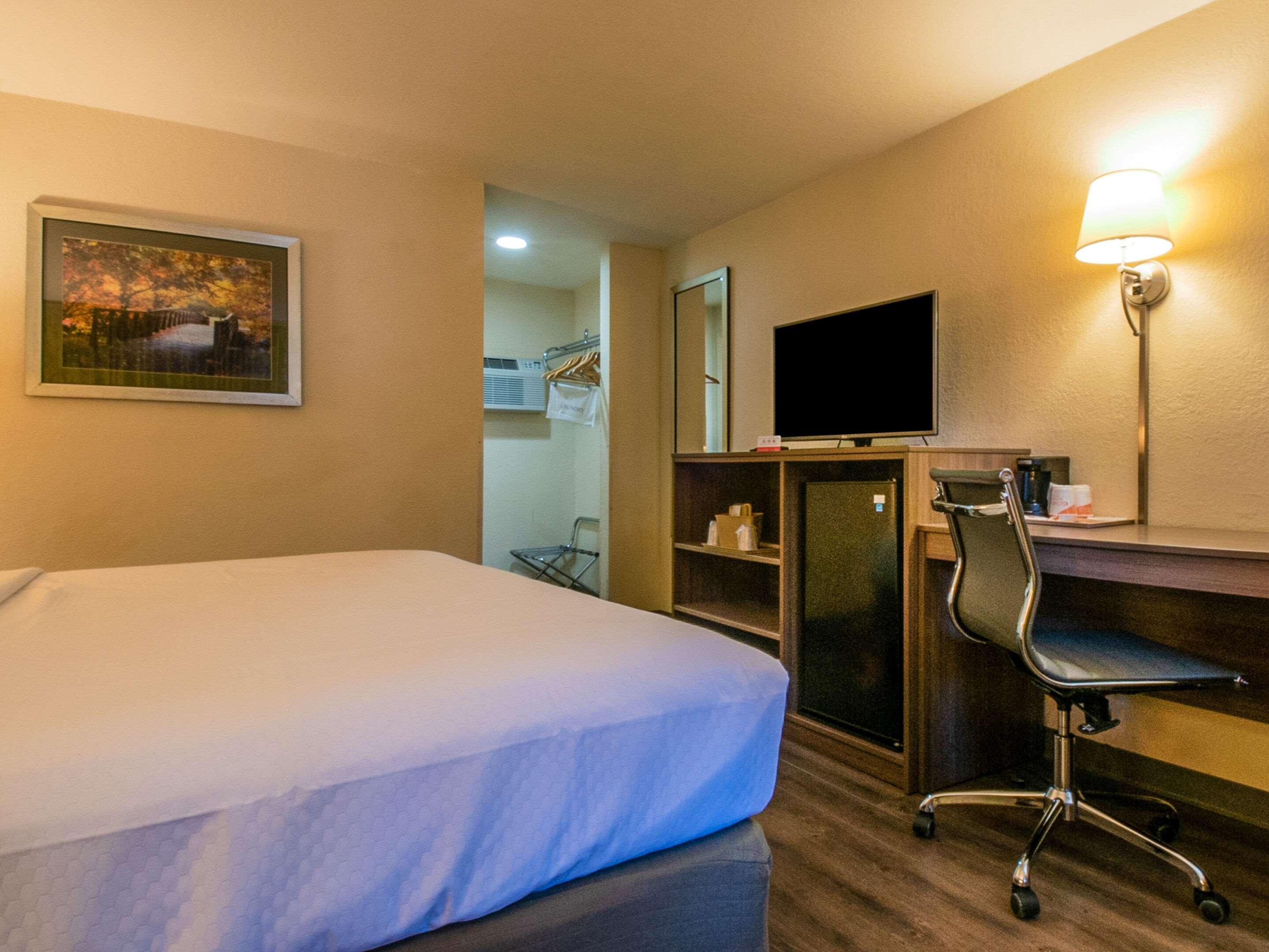 Econo Lodge Cherokee Near River Park Dış mekan fotoğraf