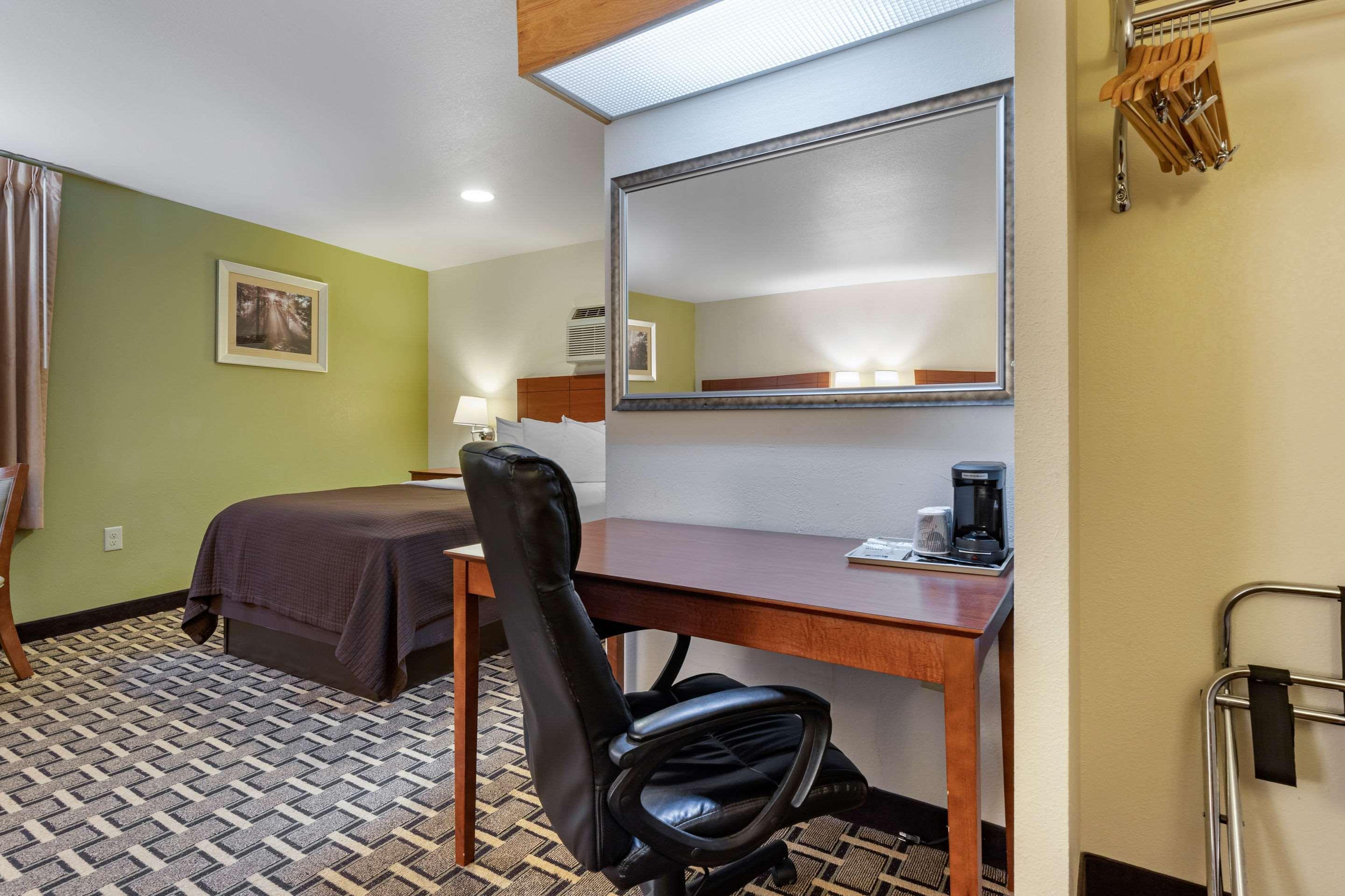 Econo Lodge Cherokee Near River Park Dış mekan fotoğraf
